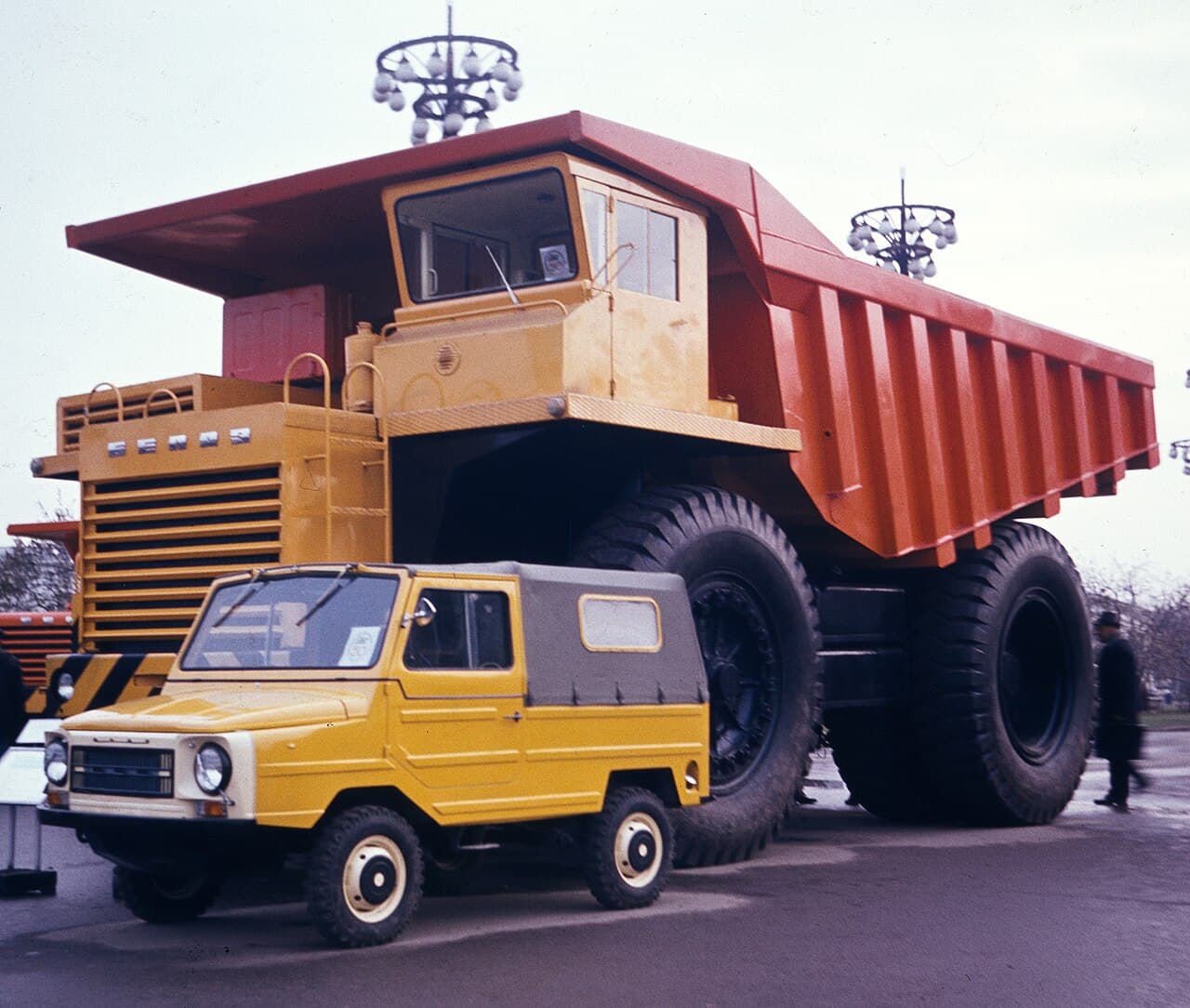 BelAZ-549